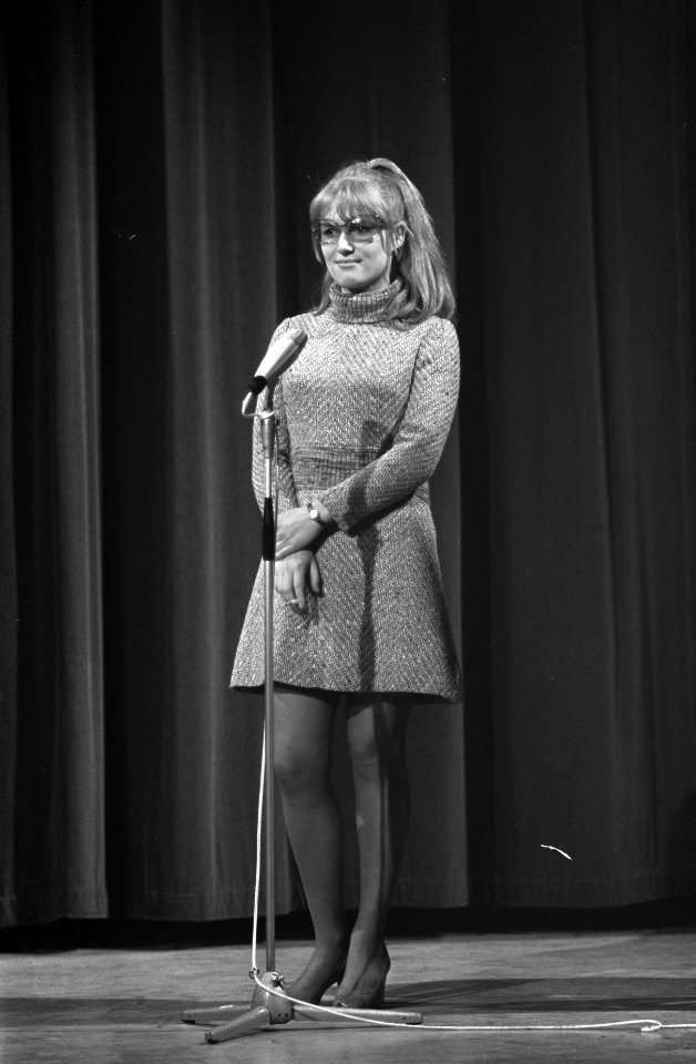 Presentatrice Annemarie Oster, Bestanddeelnr 922-1750