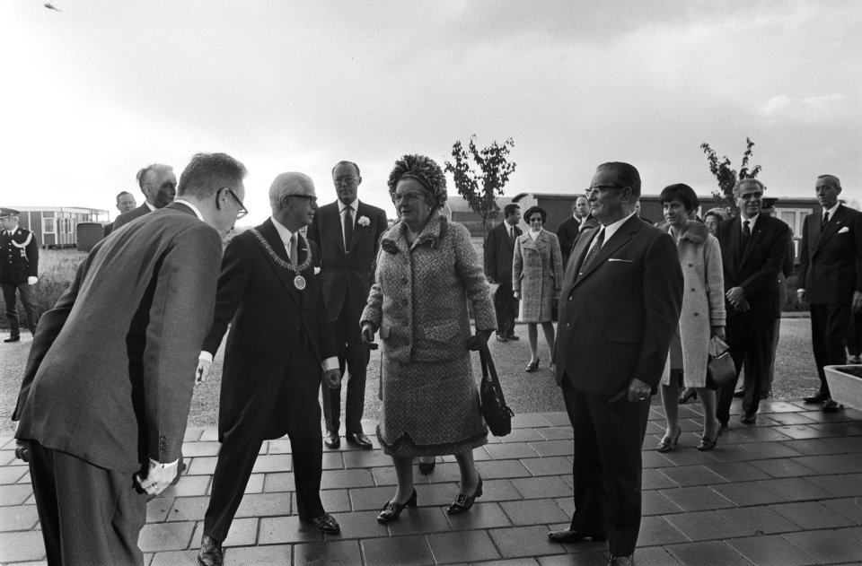President Tito en echtgenote, Hare Majesteit Juliana en Prins Bernhard bezoeken , Bestanddeelnr 923-9417
