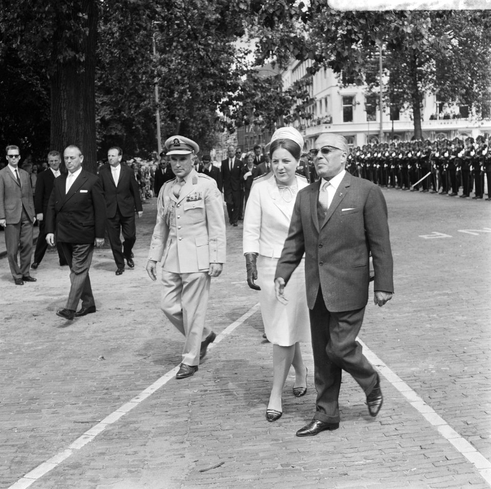President Bourguiba in gezelschap van prinses Margriet bezoek aan Rotterdam, Bestanddeelnr 919-3371