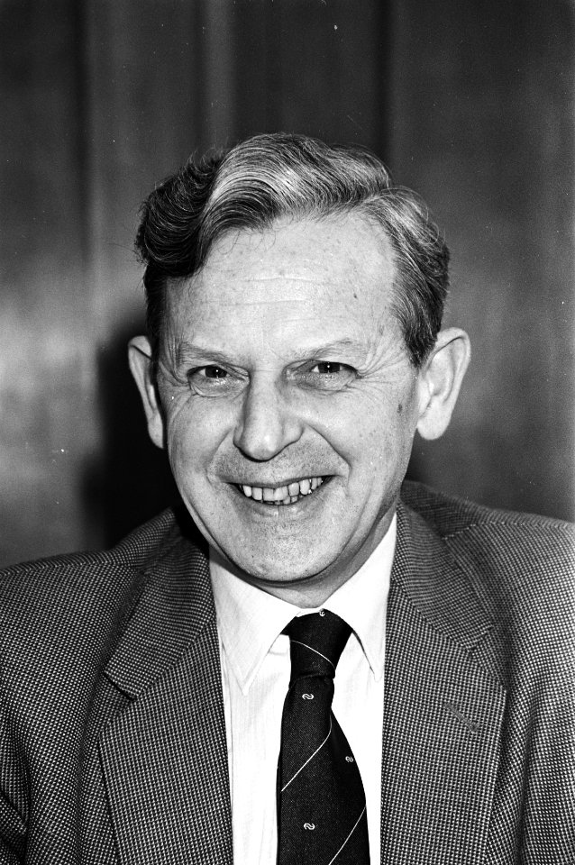 President-directeur van de Nederlandse Spoorwegen drs L F Ploeger bij de jaar, Bestanddeelnr 931-2765