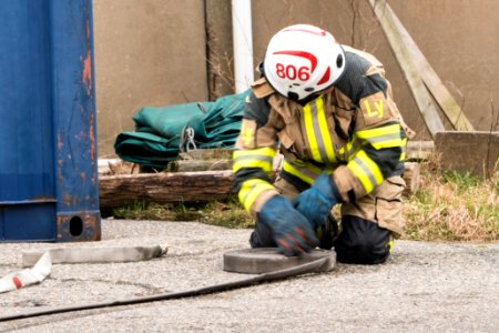 Preemraff firefighters training in Grötö industrial area 6 photo