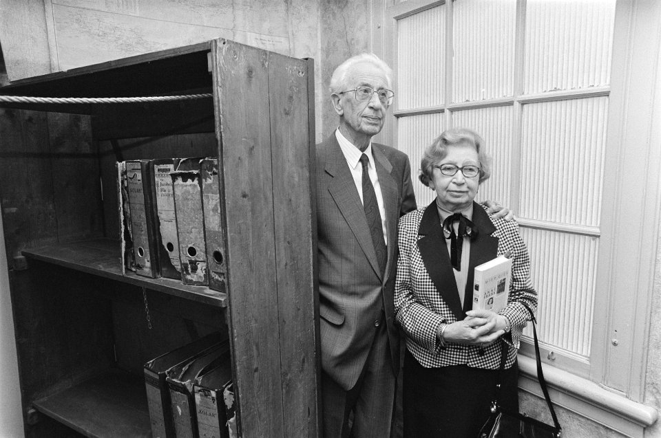 Presentatie boek Herinneringen aan Anne Frank van Miep Gies in Anne Frankhuis, Bestanddeelnr 933-9700