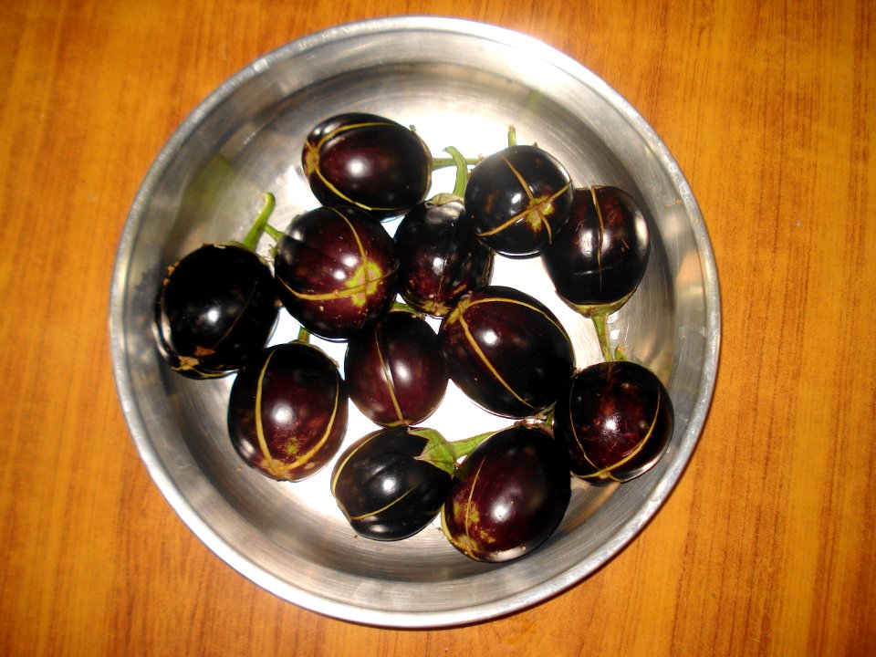 Prepared Baingan for Bhagare Baingan