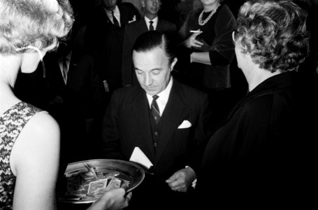Premiere van de film Wederzijds in City Theater te Amsterdam mr. dr. C. N. M. , Bestanddeelnr 915-5195