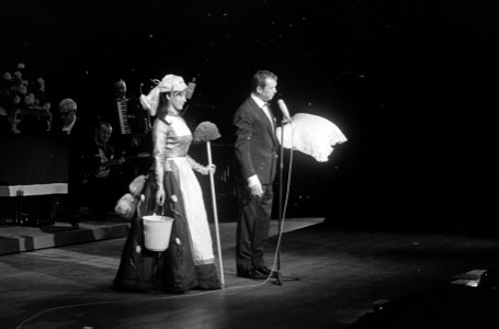 Premiere van Toon Hermans tiende One man show te Tilburg, Bestanddeelnr 918-8176
