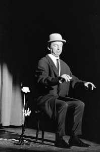 Premiere van Toon Hermans tiende One man show te Tilburg, Bestanddeelnr 918-8171