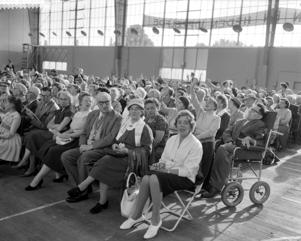 Prediker en genezer Morris Cerullo in het Apollohal te Amsterdam, Bestanddeelnr 911-6557