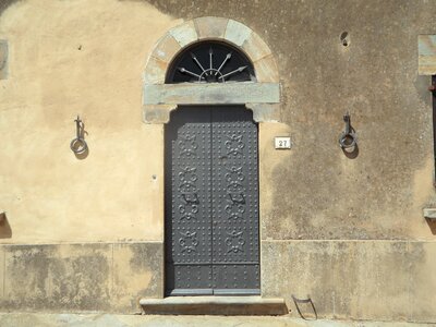 House entrance input range front door photo