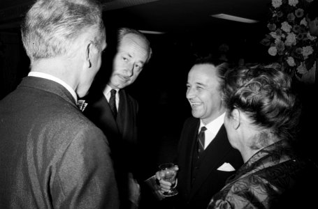 Premiere van de film Wederzijds in City Theater te Amsterdam mr. dr. C. N. M. , Bestanddeelnr 915-5194
