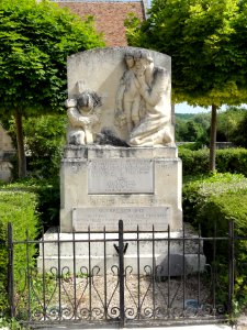 Presles-et-Boves (Aisne) monument aux morts