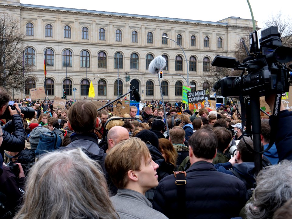 Press at the FridaysForFuture demonstration Berlin 29-03-2019 01