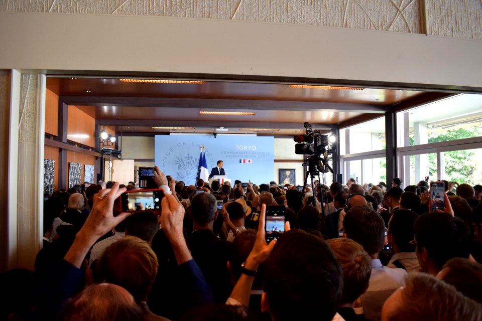 President Macron meeting the French community in Tokyo 02