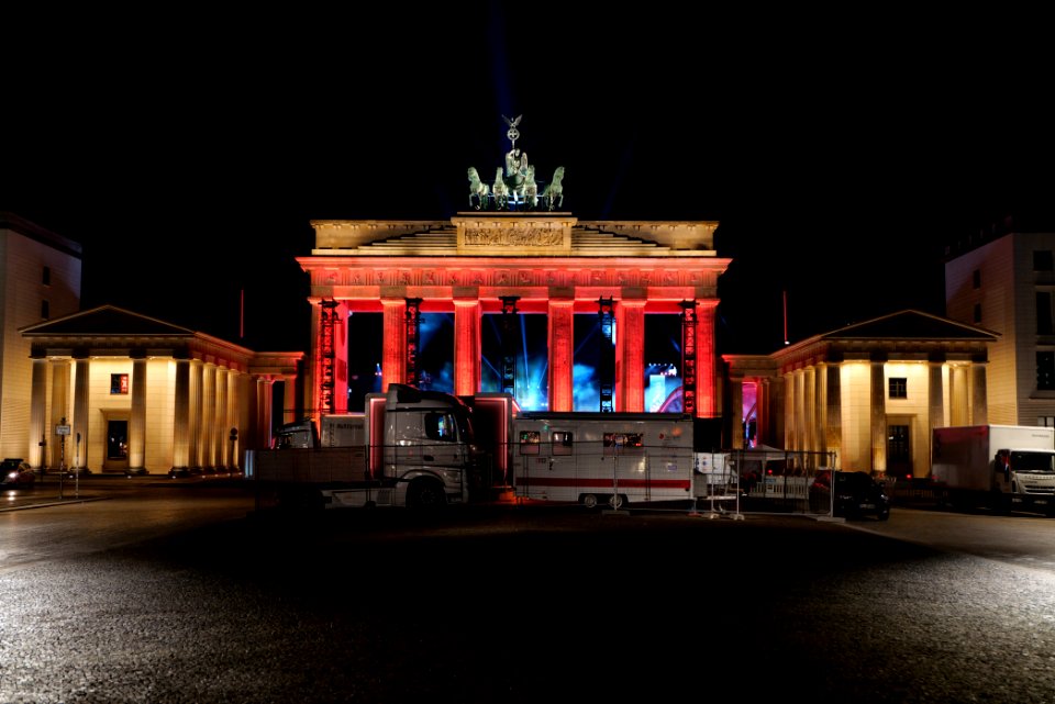 Preparation of ZDF new year TV show at Brandenburg gate 2020-12-30 07