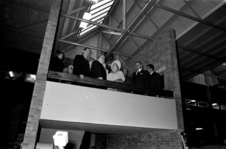 President Heinemann en koningin Juliana bezoeken Cooperatieve Centrale Westlands, Bestanddeelnr 923-0198