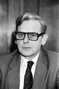 President-directeur van de Nederlandse Spoorwegen drs L F Ploeger bij de jaar, Bestanddeelnr 931-2767
