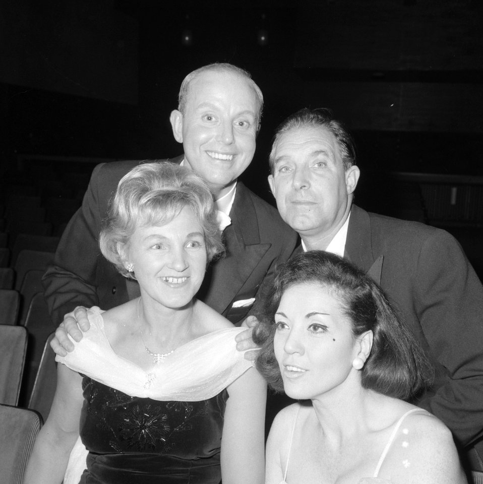 Premiere Volksopera in Cinema West in Amsterdam, voor Petra van de Bogaerde (lyr, Bestanddeelnr 917-1630