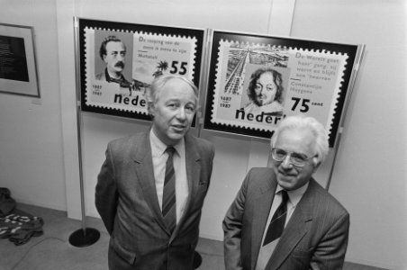 Presentatie literatuurpostzegels (Huygens en Multatuli) in Den Haag voorz. Mul, Bestanddeelnr 933-9166
