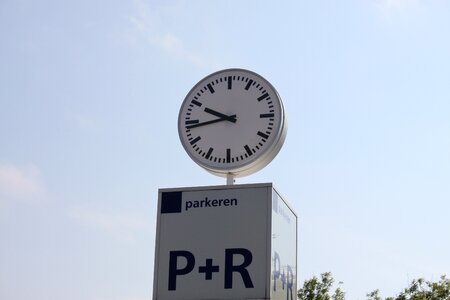 Clock chance of rain time