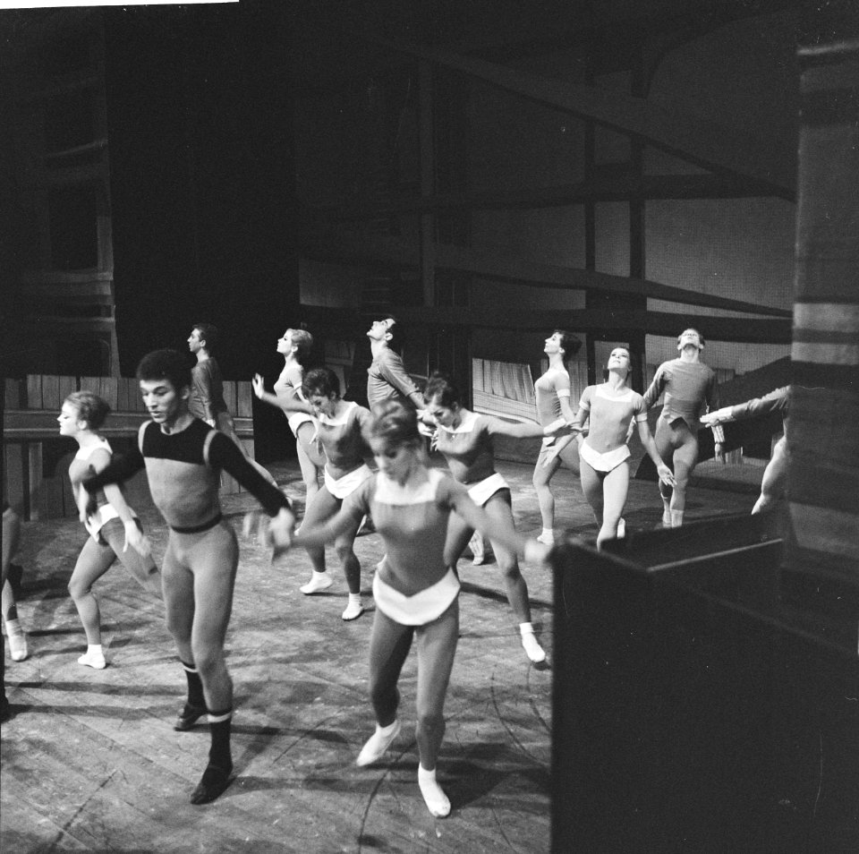 Premiere van Nationaal Ballet in Stadschouwburg Dansscenes, Bestanddeelnr 913-3181
