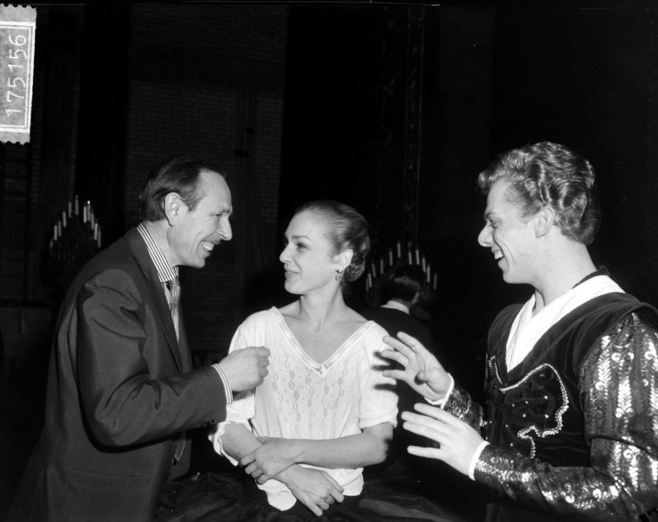 Premiere van Het Zwanenmeer door Nationaal Ballet te Apeldoorn, Igor Belski ge, Bestanddeelnr 917-5156