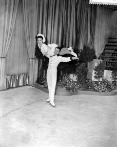 Premiere van de Weense ijsrevue in de Hoky te Den Haag , het paar Eva Pavelik en, Bestanddeelnr 910-1663