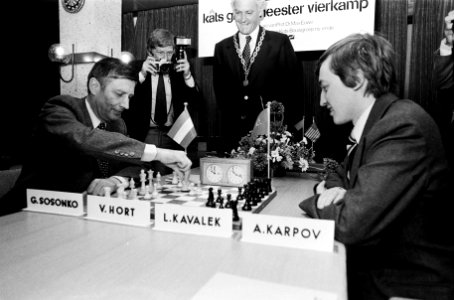 Premiers, sport, schaken, openingen, Bestanddeelnr 930-3082