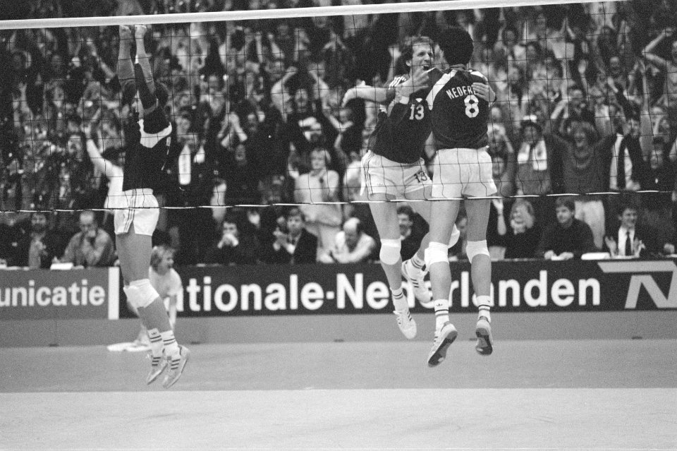 Pre-Olympische volleybaltoernooi te Amsterdam Nederland tegen China, vreugde na, Bestanddeelnr 934-1851