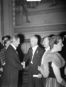 Receptie in het Rijksmuseum waarbij koningin Juliana en prins Bernhard aanwezig , Bestanddeelnr 904-0211