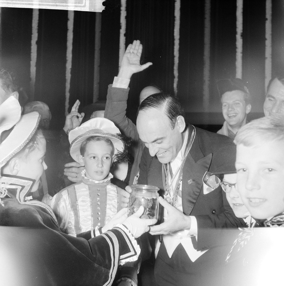 Receptie 80-jarig bestaan Oeteldonkse Carnavalvereniging Prins van Oeteldonk en, Bestanddeelnr 913-1959