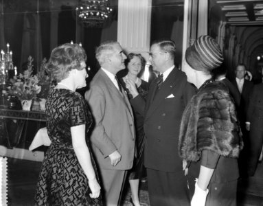 Receptie in het Amstelhotel ter gelegenheid van het bezoek van de Engelse ambass, Bestanddeelnr 912-1784