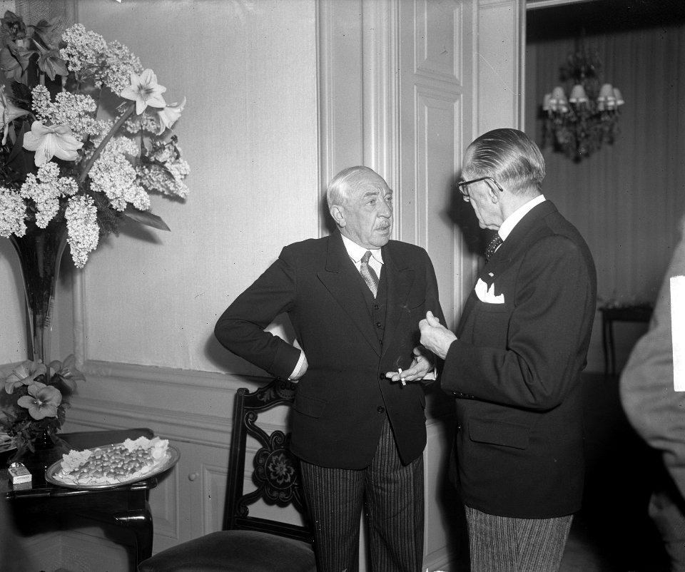 Receptie in de ambassade van Luxemburg, Bestanddeelnr 903-7982