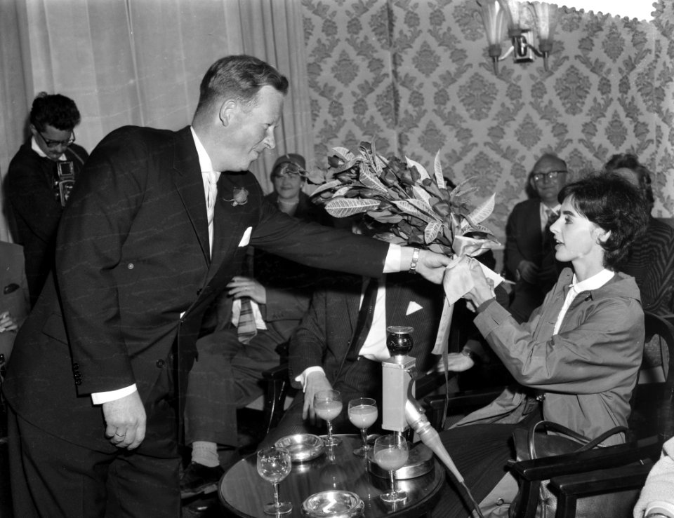 Receptie in het Amstelhotel in aanwezigheid van Millie Perkins, Bestanddeelnr 910-4008