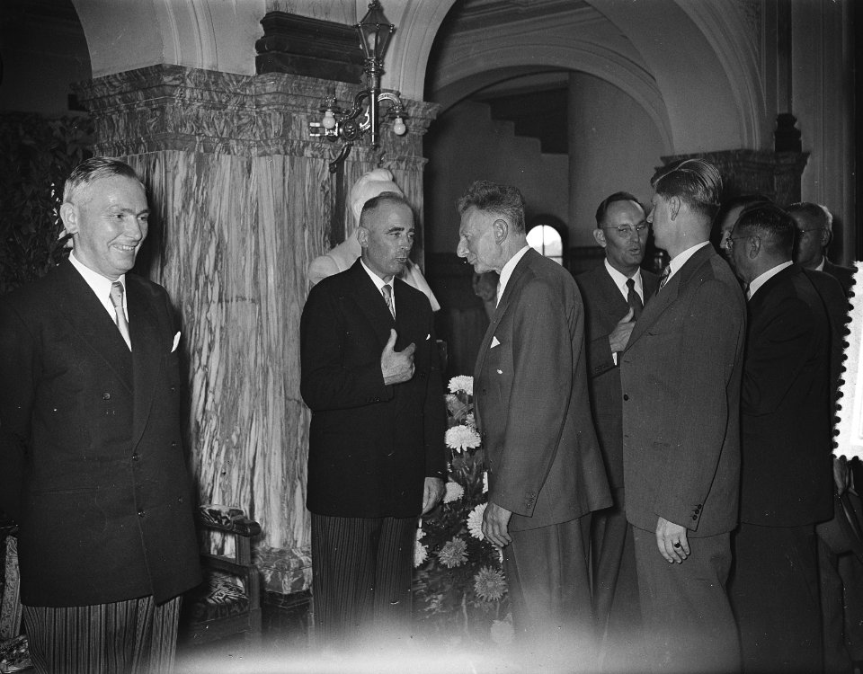 Receptie Gemeentelijke Woningdienst (40 jaar) Amsterdam, Bestanddeelnr 907-3407