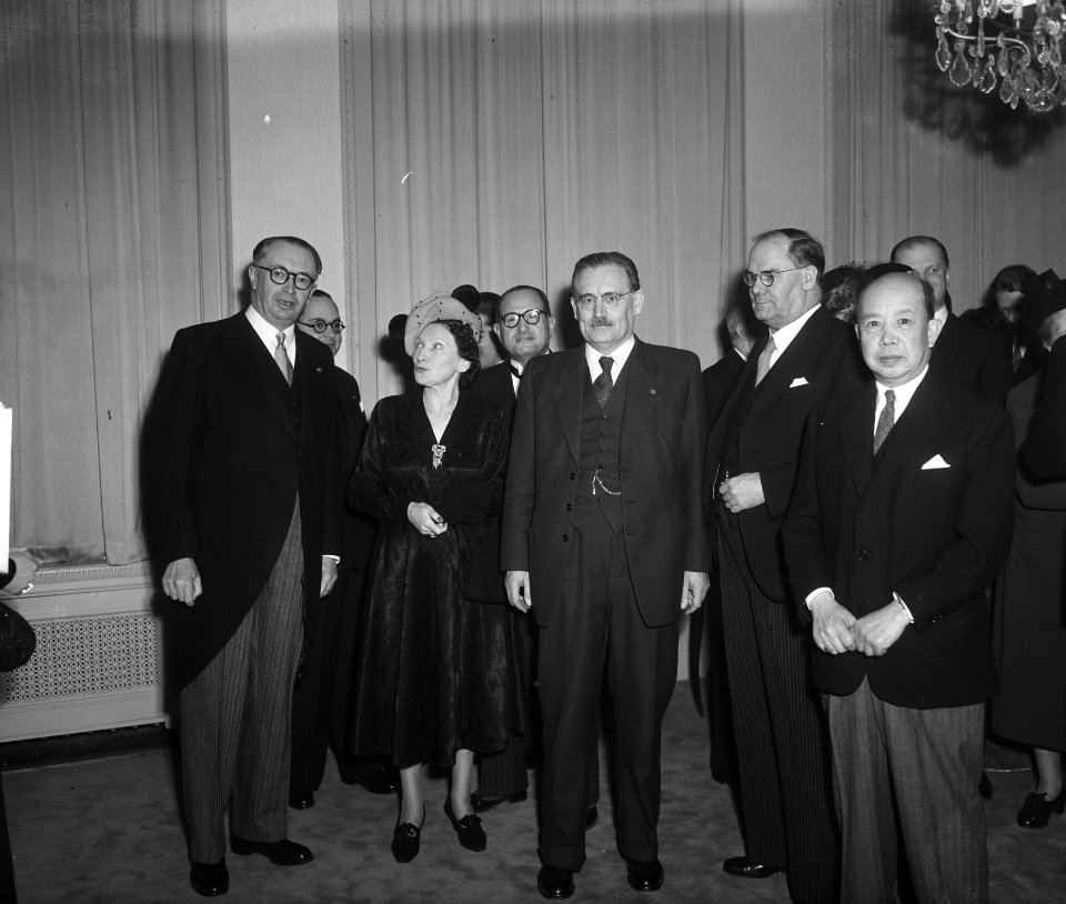 Receptie in de ambassade van Luxemburg, Bestanddeelnr 903-7980