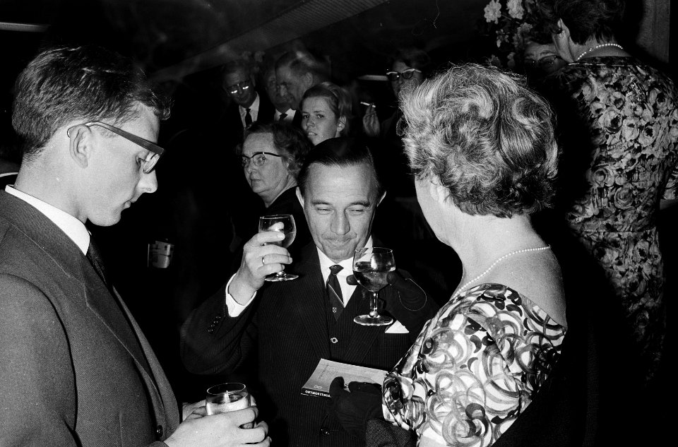 Premiere van de film Wederzijds in City Theater te Amsterdam mr. dr. C. N. M. , Bestanddeelnr 915-5196