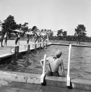 Recreatieterreinen, vliegvelden e.d., zwembaden, ouwehand, Bestanddeelnr 163-0667