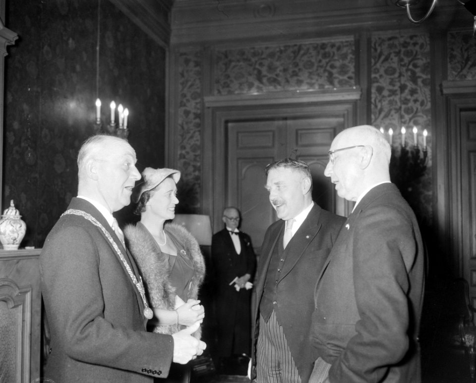 Receptie nieuwe burgemeester Den Haag Van Kalfschoten, Bestanddeelnr 908-3414