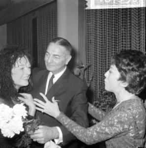 Receptie in Apollopaviljoen van Hans Boekman , 70 jaar Ank van der Moer , Hans B, Bestanddeelnr 918-7136