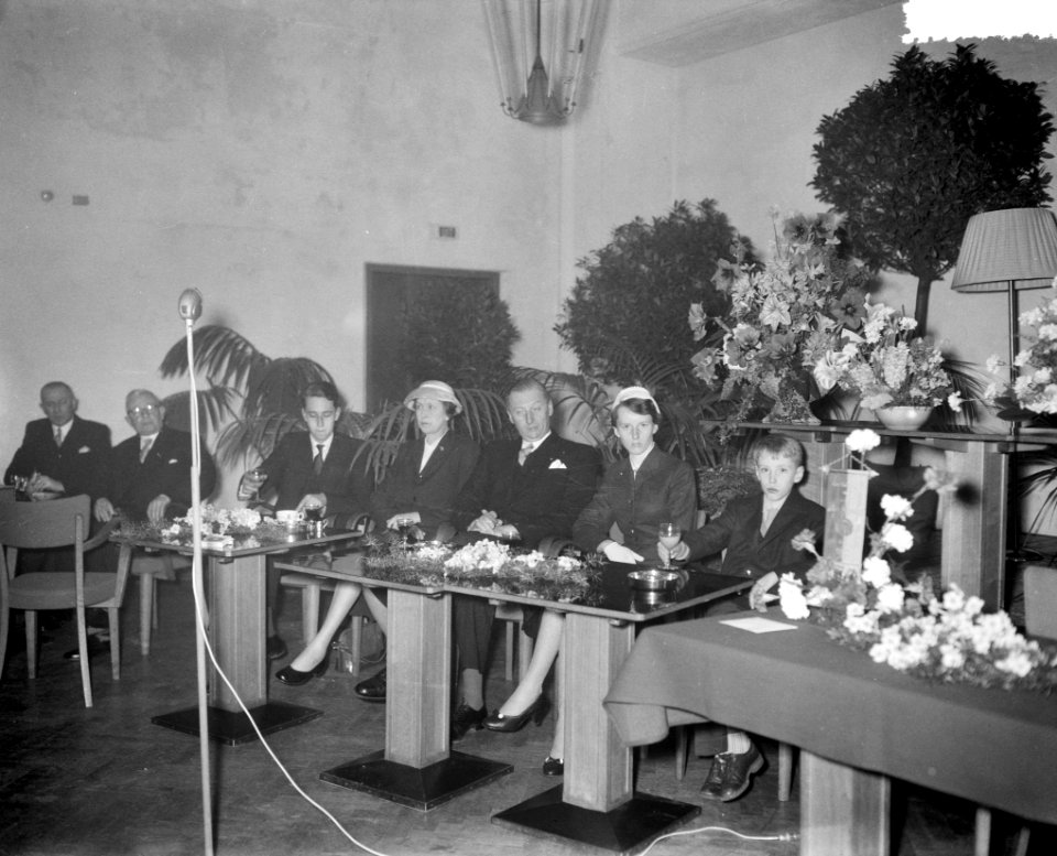 Receptie burgemeester Bloemers van Deventer Receptie in Schouwburg, Bestanddeelnr 908-4521