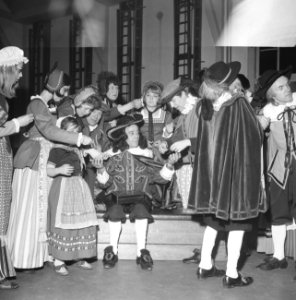 Receptie van het spel De vrijheid is een Assepoes , sc er uit, Bestanddeelnr 917-7078