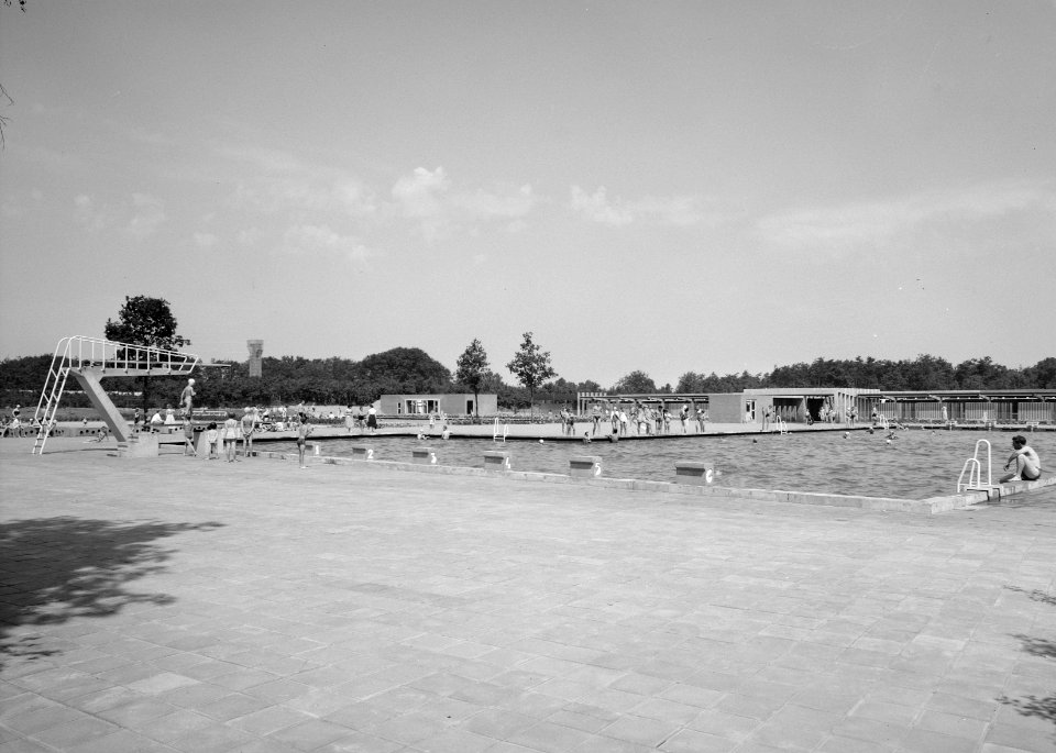 Recreatieterreinen, vliegvelden e.d., zwembaden, ouwehand, Bestanddeelnr 163-0674