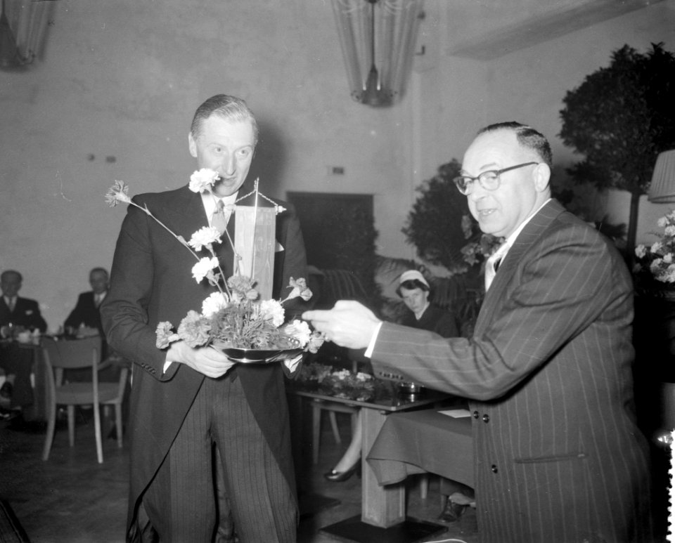 Receptie burgemeester Bloemers van Deventer Receptie in Schouwburg, Bestanddeelnr 908-4520
