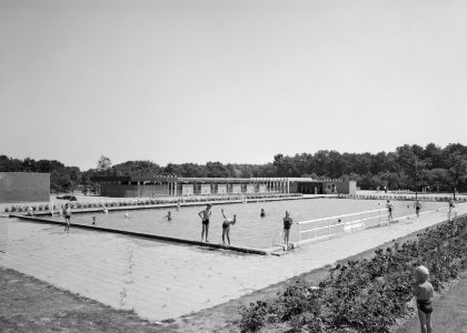 Recreatieterreinen, vliegvelden e.d., zwembaden, ouwehand, Bestanddeelnr 163-0676