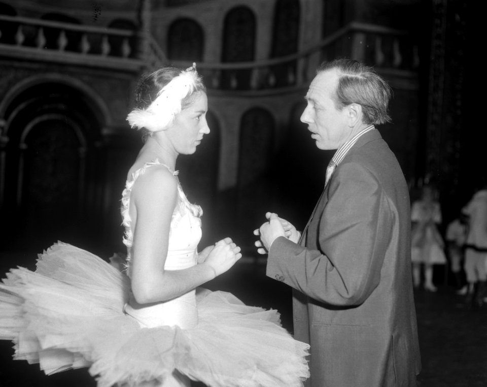 Premiere van Het Zwanenmeer door Nationaal Ballet te Apeldoorn, Igor Belski (r, Bestanddeelnr 917-5160