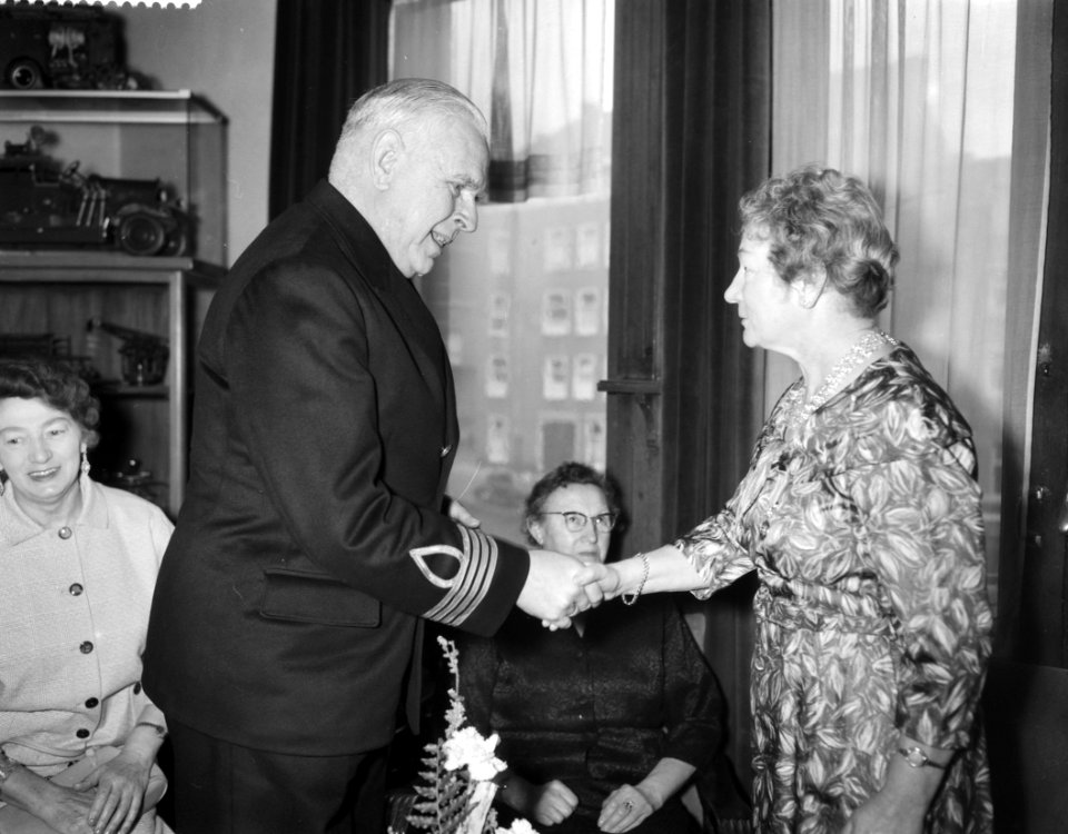 Receptie tgv afscheid juffrouw bij brandweer, Bestanddeelnr 911-1125