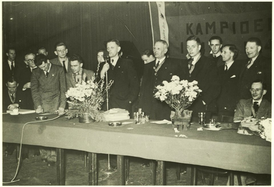 Receptie t.g.v. het kampioenschap van HFC Haarlem. NL-HlmNHA 5400466284