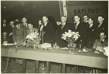 Receptie t.g.v. het kampioenschap van HFC Haarlem. NL-HlmNHA 5400466284
