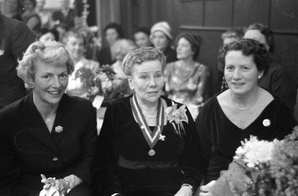 Receptie in de Vergulde Turk te Leiden t.g.v. 50-jarig jubileum van mevrouw M. G. B. Dieben Koning, Bestanddeelnr 911-0448