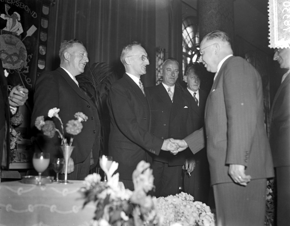 Receptie ten gunste van 75 jarig jubileum Nederlandse Bakkersbond . American Hot, Bestanddeelnr 907-8330
