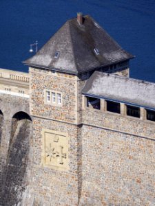 Rechter.Staumauerturm.Edertalsperre.vom.Uhrenkopf